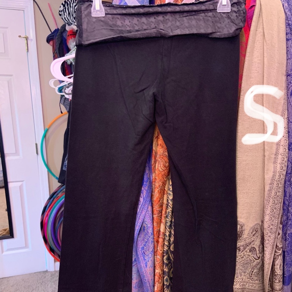 Victoria’s Secret boot cut yoga pants small